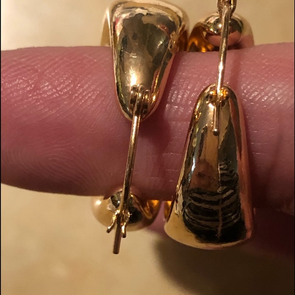 Thick Bold Gold Hoop Earrings - Picture 7 of 7